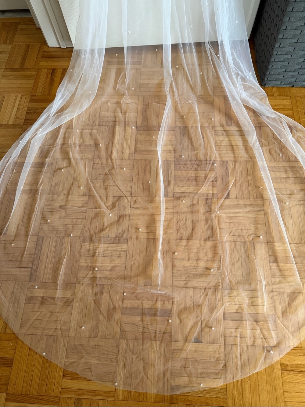 White Cathedral Pearl Wedding Veil - Picture 4 of 13